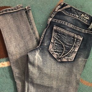 Ariya faded skinny jeans NWOT